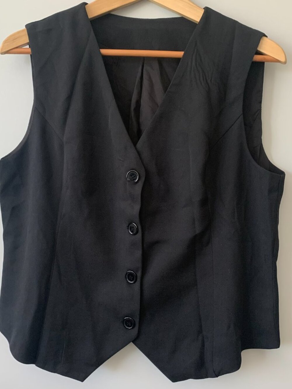 Black v-neck vest - Picture 2 of 7